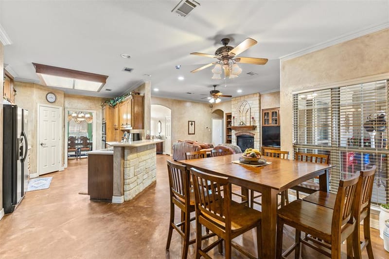 1010 Williams Street, Ennis TX 75119 - Photo 9