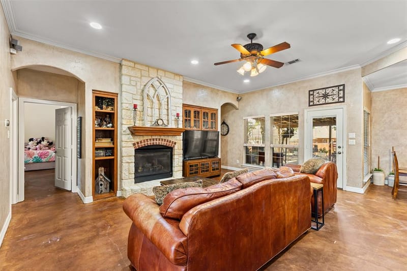 1010 Williams Street, Ennis TX 75119 - Photo 15