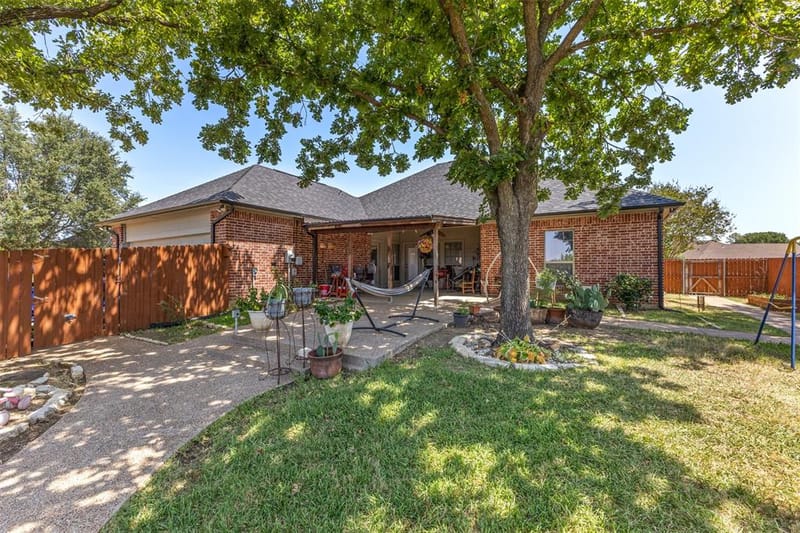 1010 Williams Street, Ennis TX 75119 - Photo 35