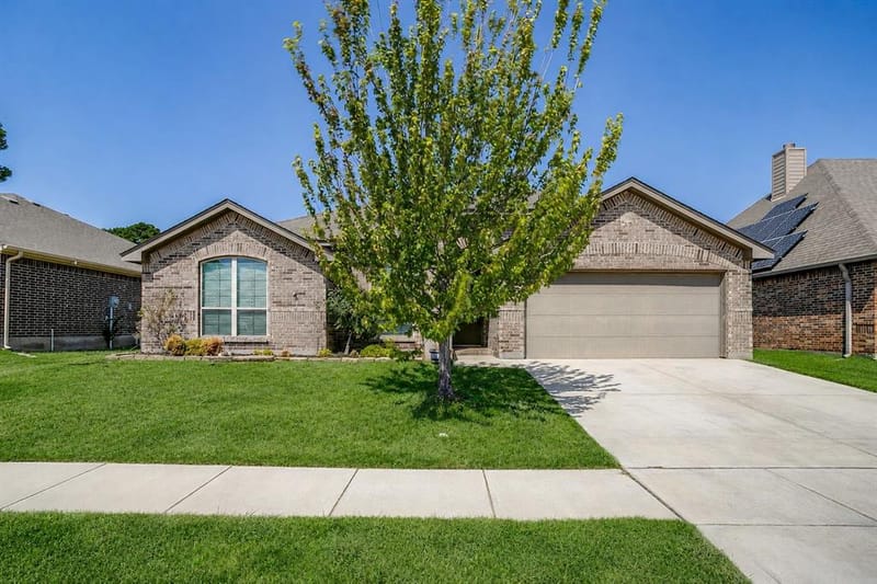 213 Marina Drive, Azle TX 76020