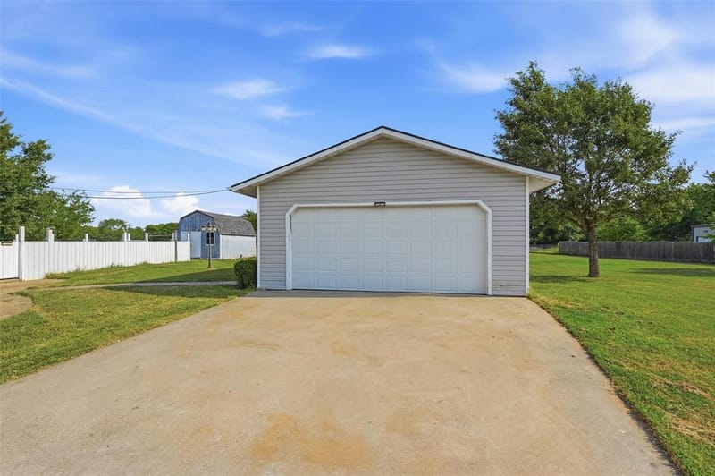 27513 State Highway 56, Whitesboro TX 76273 - Photo 26