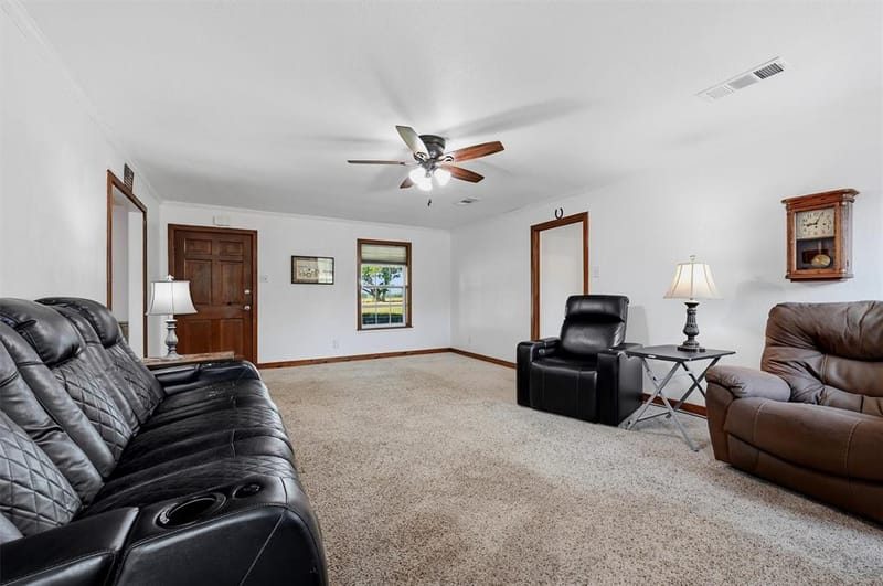 27513 State Highway 56, Whitesboro TX 76273 - Photo 9