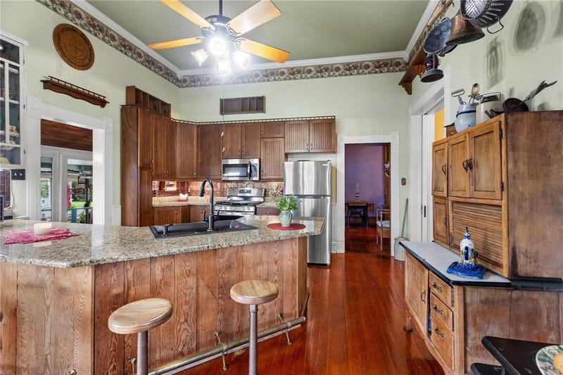 303 Market Street, Honey Grove TX 75446 - Photo 6