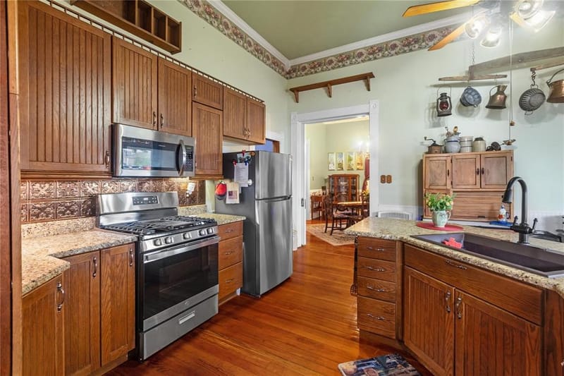 303 Market Street, Honey Grove TX 75446 - Photo 7