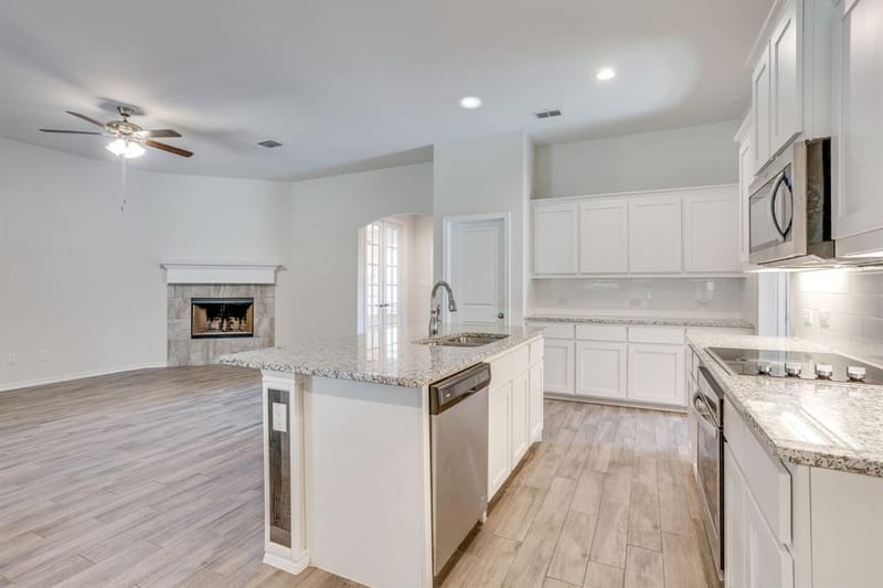 1533 Grassy Meadows Drive, Burleson TX 76058 - Photo 15