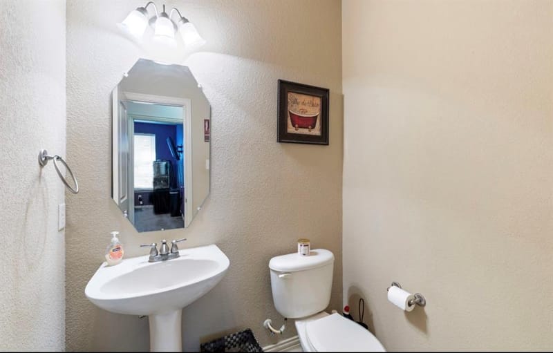 565 Griffith Drive, Saginaw TX 76179 - Photo 8