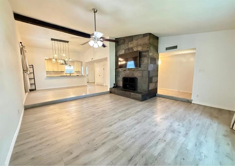 8506 Londonderry Lane, Dallas TX 75228 - Photo 2