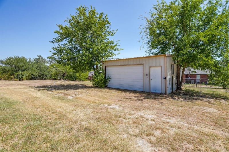 321 E Woody Creek Court, Springtown TX 76082 - Photo 23