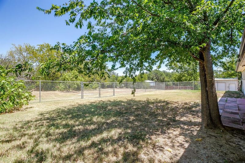 321 E Woody Creek Court, Springtown TX 76082 - Photo 28