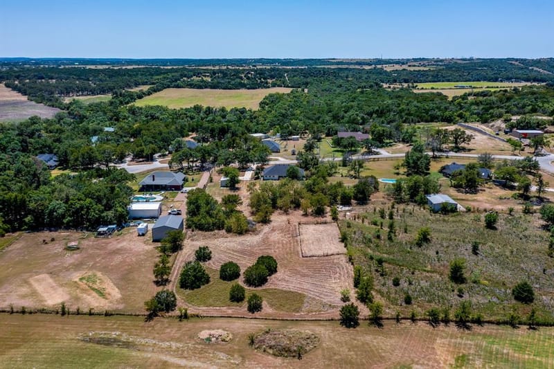 321 E Woody Creek Court, Springtown TX 76082 - Photo 33