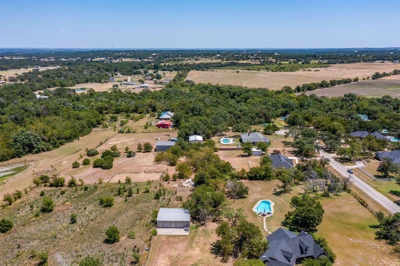 321 E Woody Creek Court, Springtown TX 76082 - Photo 31