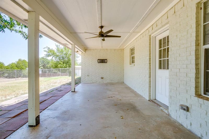 321 E Woody Creek Court, Springtown TX 76082 - Photo 21