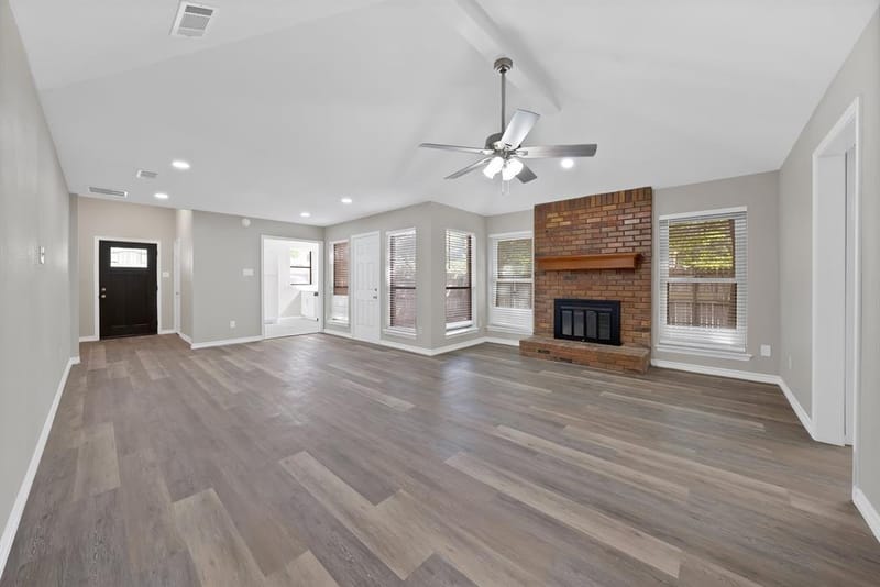 5612 Polo Club Drive, Arlington TX 76017 - Photo 2