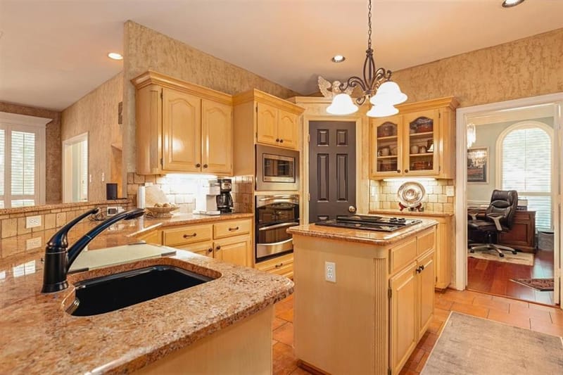 301 W Mill Valley Drive, Colleyville TX 76034 - Photo 10