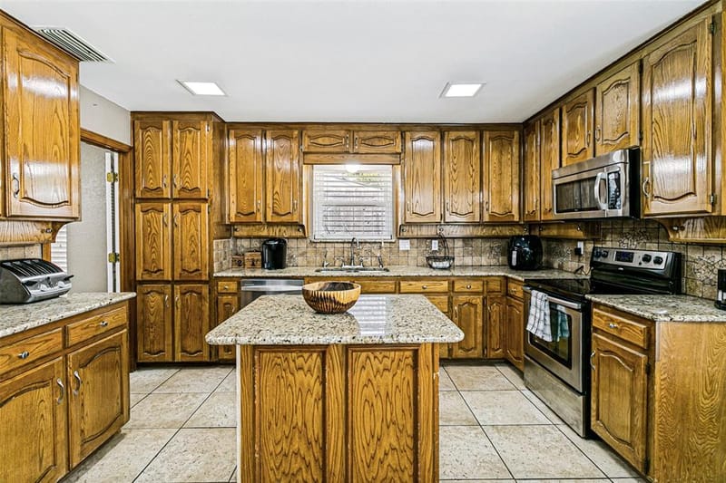 4801 Gaylewood Court, Arlington TX 76017 - Photo 2