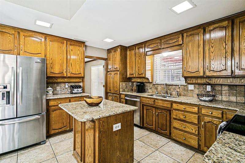 4801 Gaylewood Court, Arlington TX 76017 - Photo 3