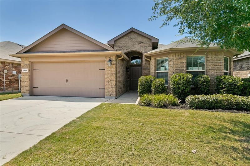 7205 Wavecrest Way, Fort Worth TX 76179 - Photo 2