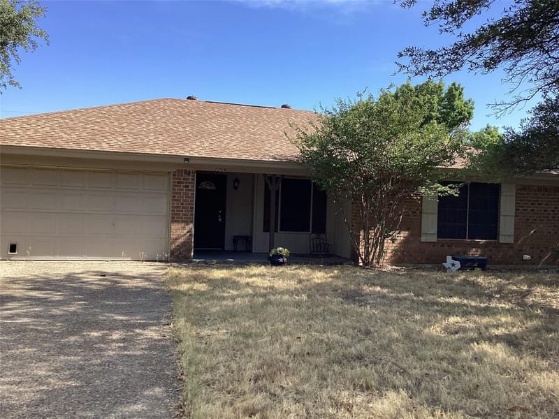 2204 Towne North Drive, Cleburne TX 76033