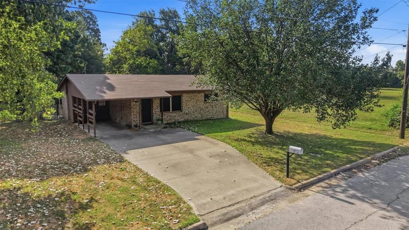 2050 Avon Drive, Denison TX 75020