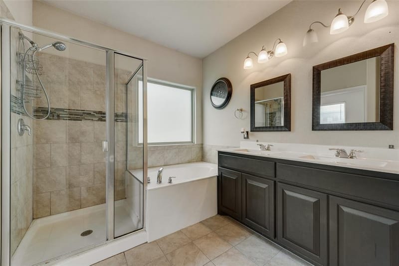 1733 Falling Star Drive, Fort Worth TX 76052 - Photo 12