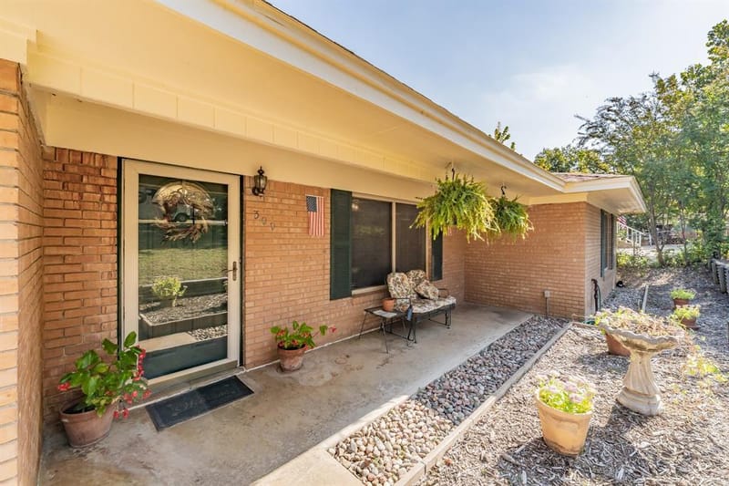 300 Shoreline Drive, Azle TX 76020 - Photo 6