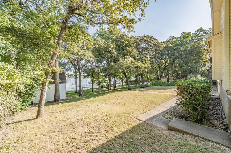 300 Shoreline Drive, Azle TX 76020 - Photo 26