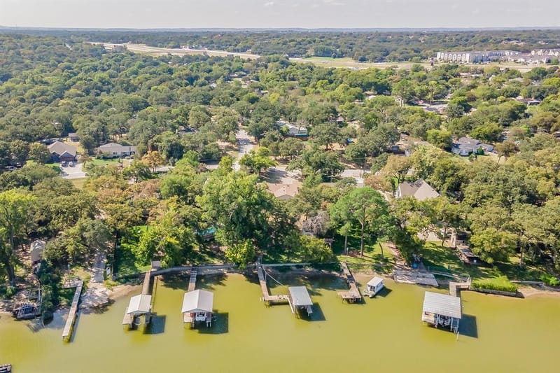 300 Shoreline Drive, Azle TX 76020 - Photo 32