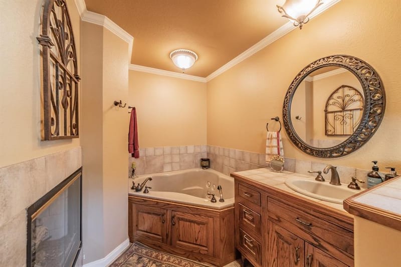 300 Shoreline Drive, Azle TX 76020 - Photo 20