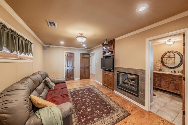300 Shoreline Drive, Azle TX 76020 - Photo 18