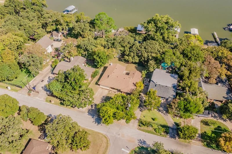 300 Shoreline Drive, Azle TX 76020 - Photo 29