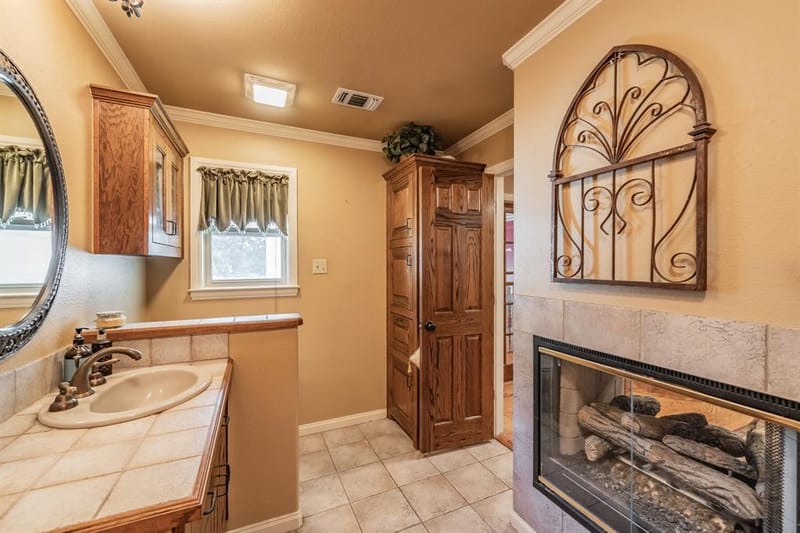 300 Shoreline Drive, Azle TX 76020 - Photo 21