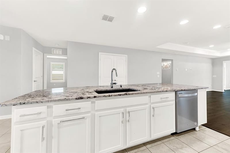 913 Rough Hollow Drive, McKinney TX 75071 - Photo 13