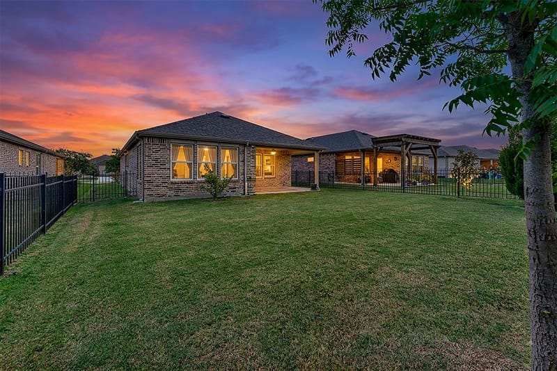 913 Rough Hollow Drive, McKinney TX 75071 - Photo 3