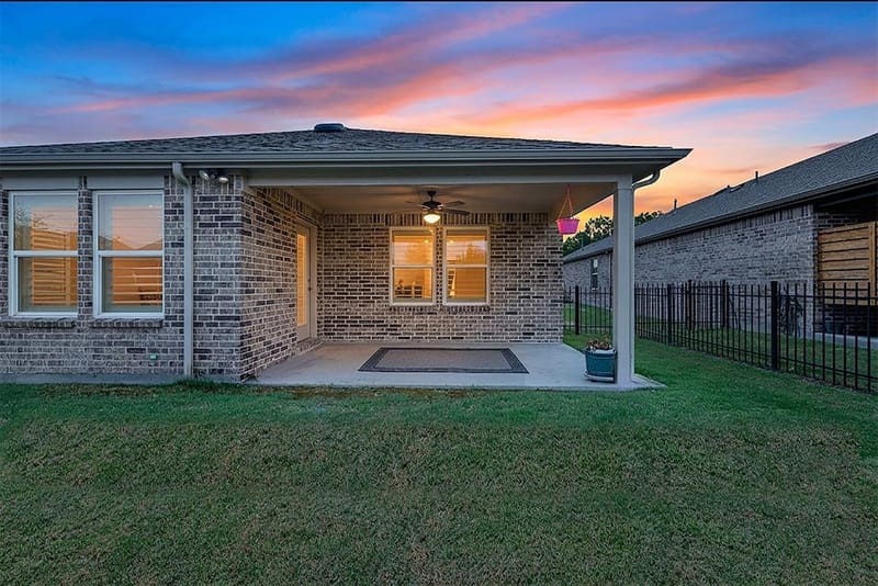 913 Rough Hollow Drive, McKinney TX 75071 - Photo 4