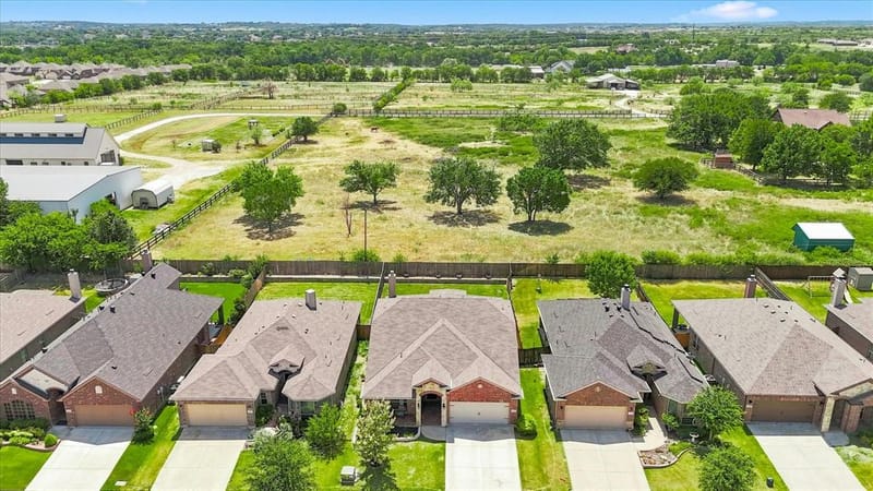 3237 Tamarack Lane, Denton TX 76226 - Photo 3