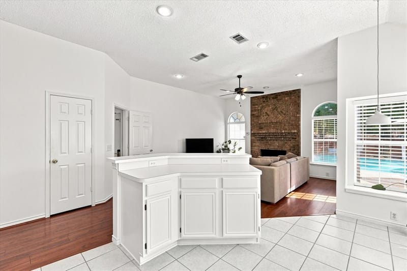 204 Meredith Court, Irving TX 75063 - Photo 16