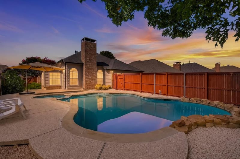 204 Meredith Court, Irving TX 75063 - Photo 3