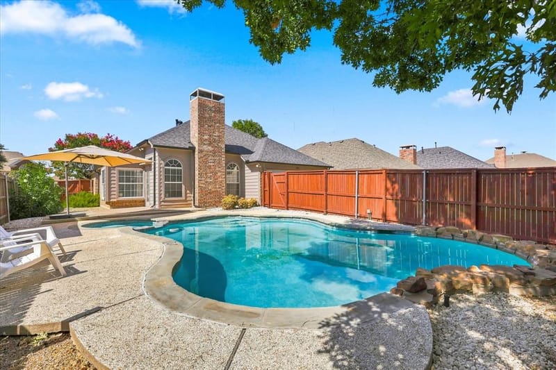 204 Meredith Court, Irving TX 75063 - Photo 32