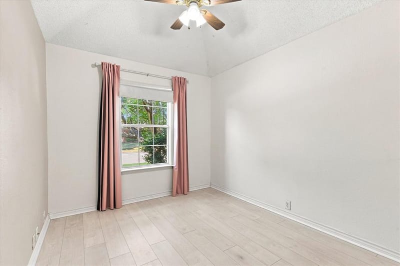 204 Meredith Court, Irving TX 75063 - Photo 28