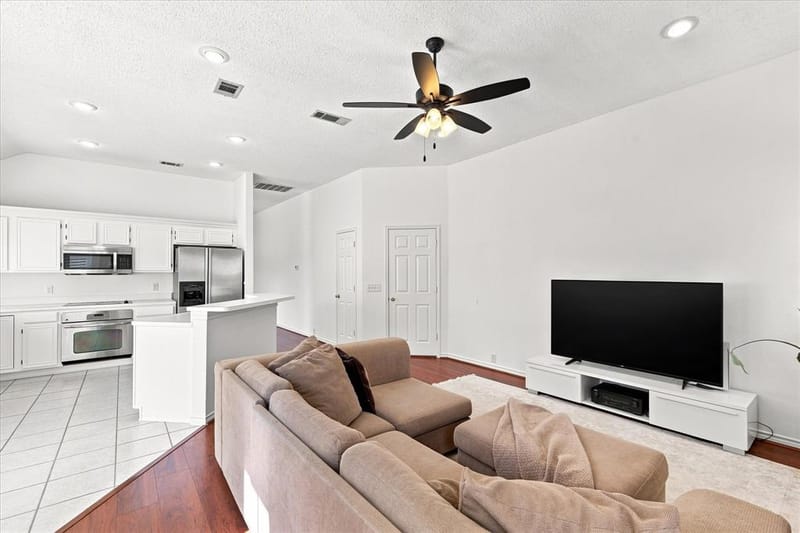 204 Meredith Court, Irving TX 75063 - Photo 14