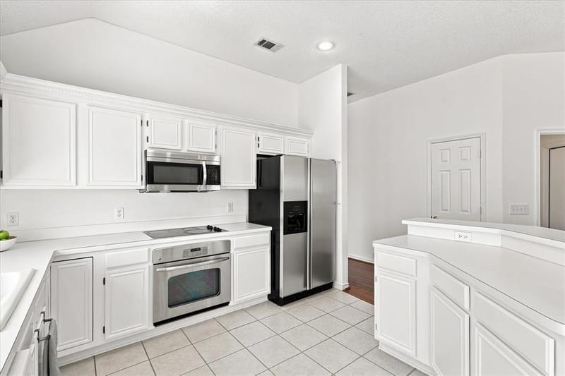 204 Meredith Court, Irving TX 75063 - Photo 18