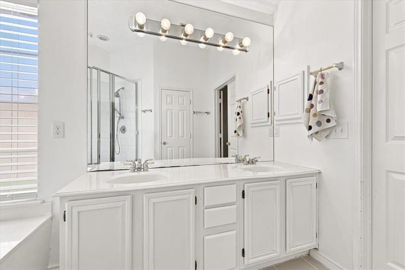 204 Meredith Court, Irving TX 75063 - Photo 25