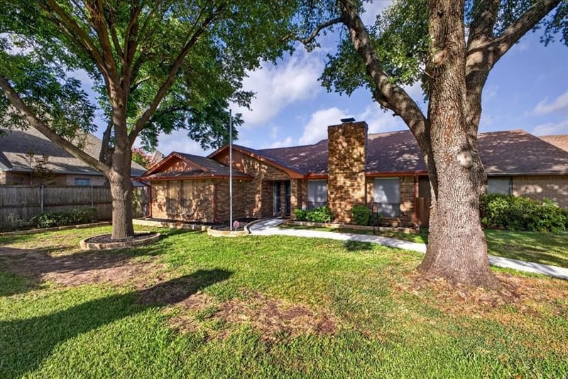 646 St Charles Court, Arlington TX 76013