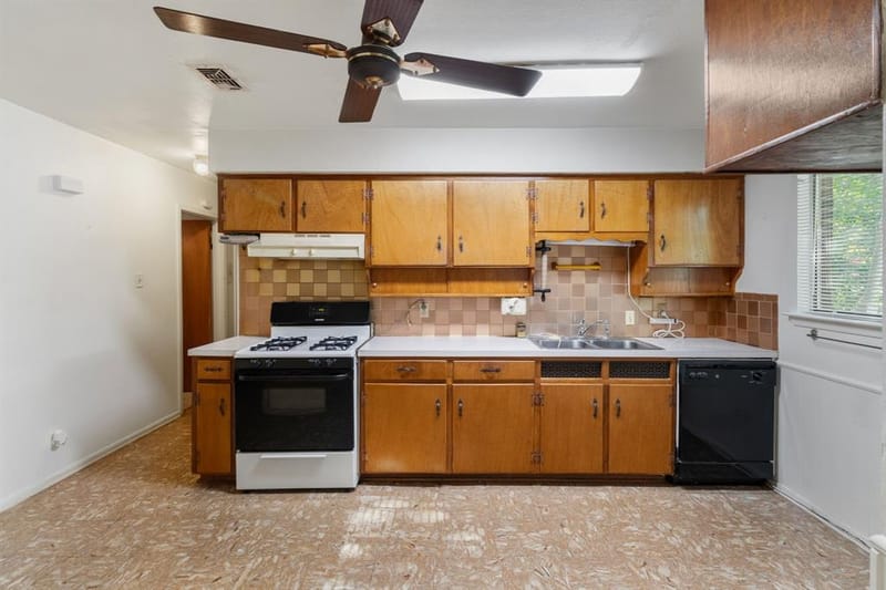 840 Comal Avenue, White Settlement TX 76108 - Photo 10