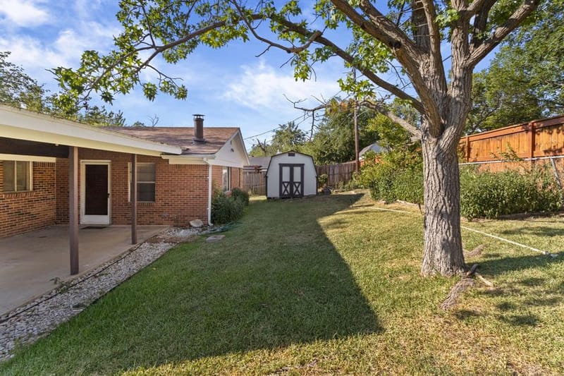 840 Comal Avenue, White Settlement TX 76108 - Photo 31