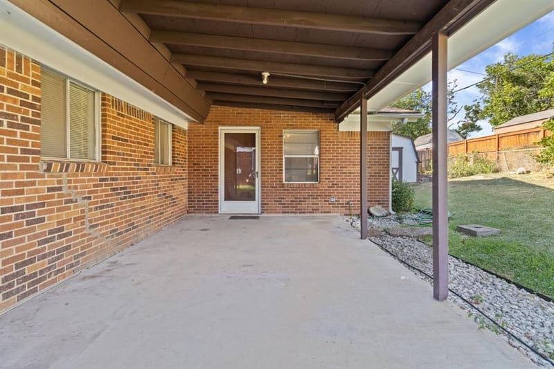 840 Comal Avenue, White Settlement TX 76108 - Photo 29