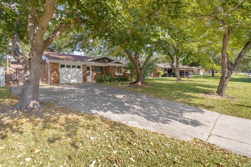840 Comal Avenue, White Settlement TX 76108 - Photo 4