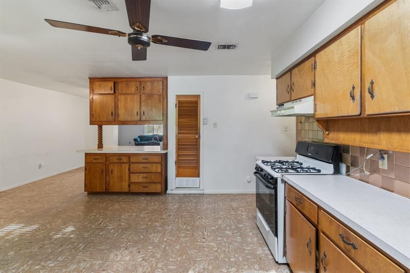840 Comal Avenue, White Settlement TX 76108 - Photo 8