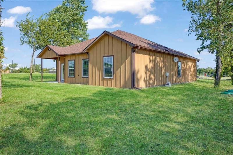 300 Private Road 36008, Honey Grove TX 75446 - Photo 30