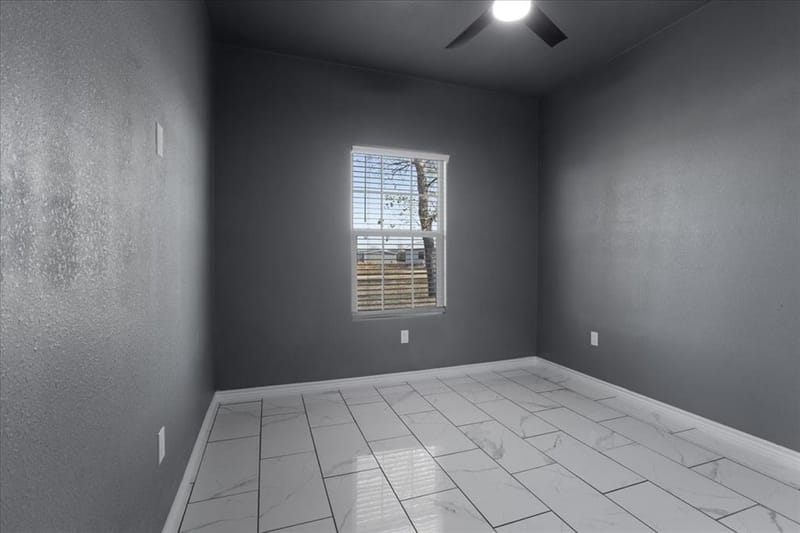 300 Private Road 36008, Honey Grove TX 75446 - Photo 10